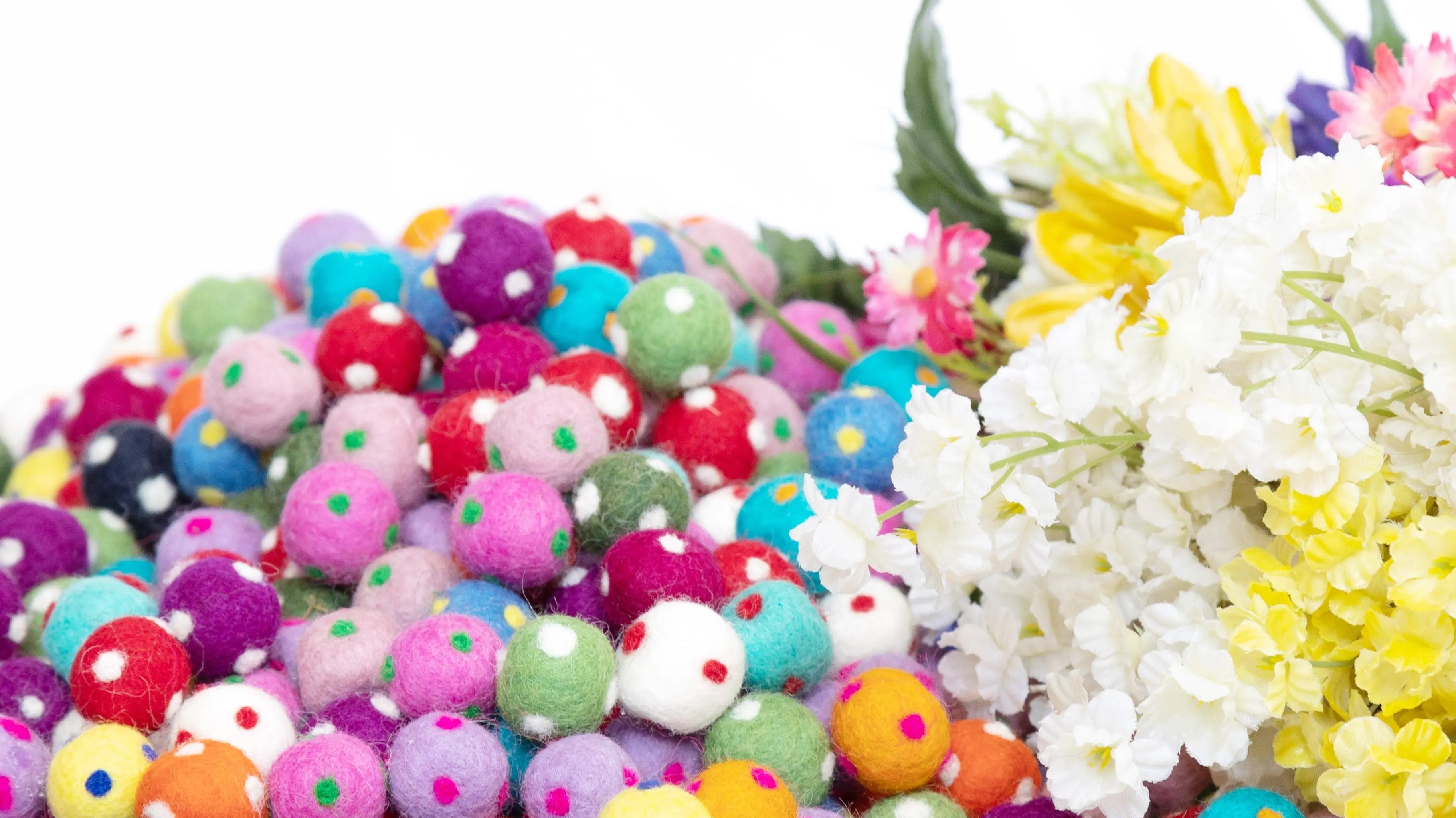 Christmas Decorative Felt Balls: Adding Cozy Charm to Your Holiday Decor - Best Himalaya