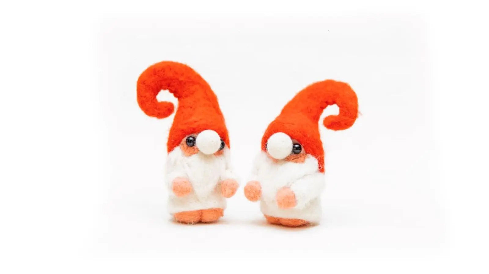 needle felted santas holiday christmas