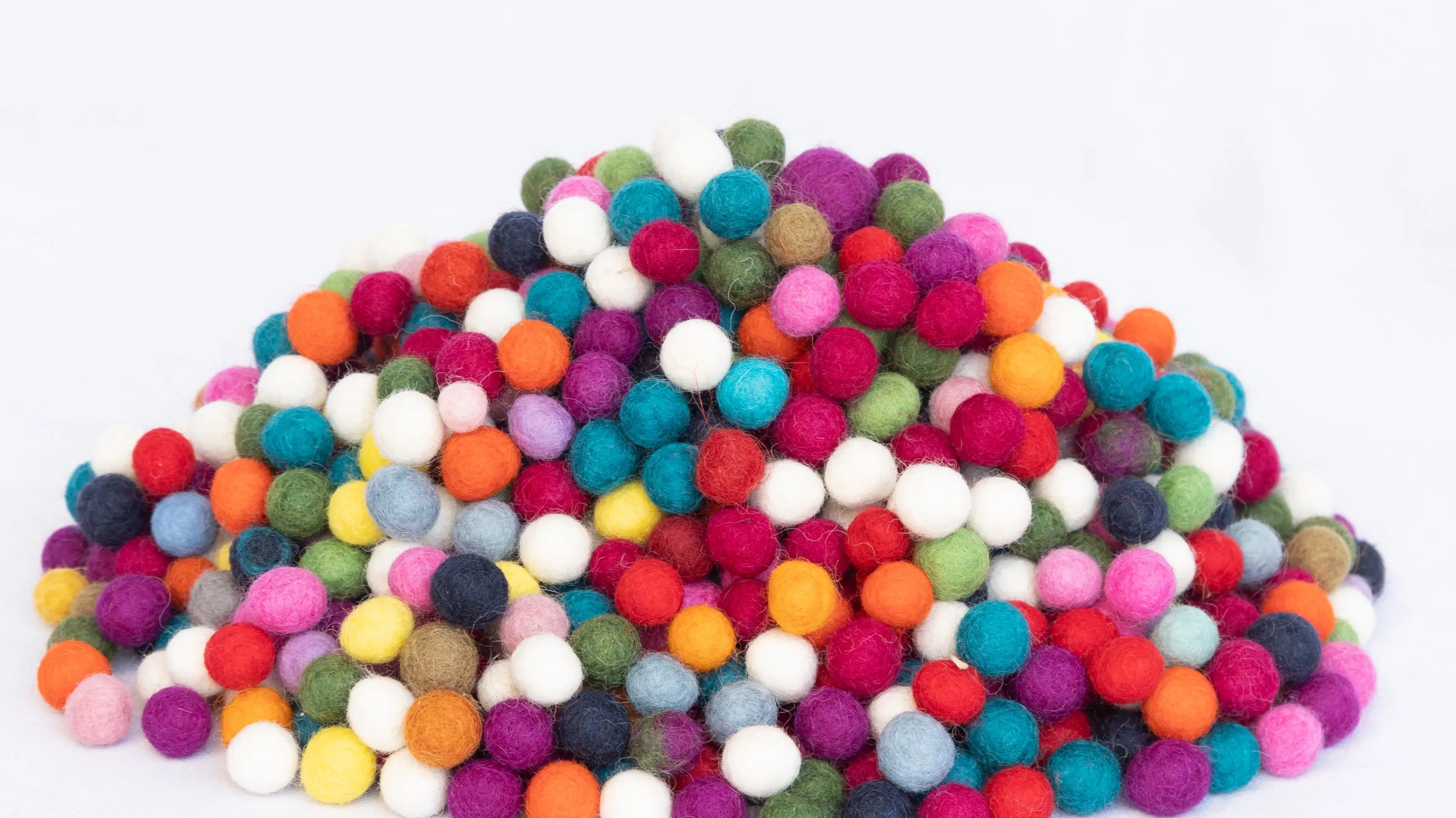 Exploring-the-Vibrant-World-of-Felt-Balls-in-Different-Colors Best Himalaya