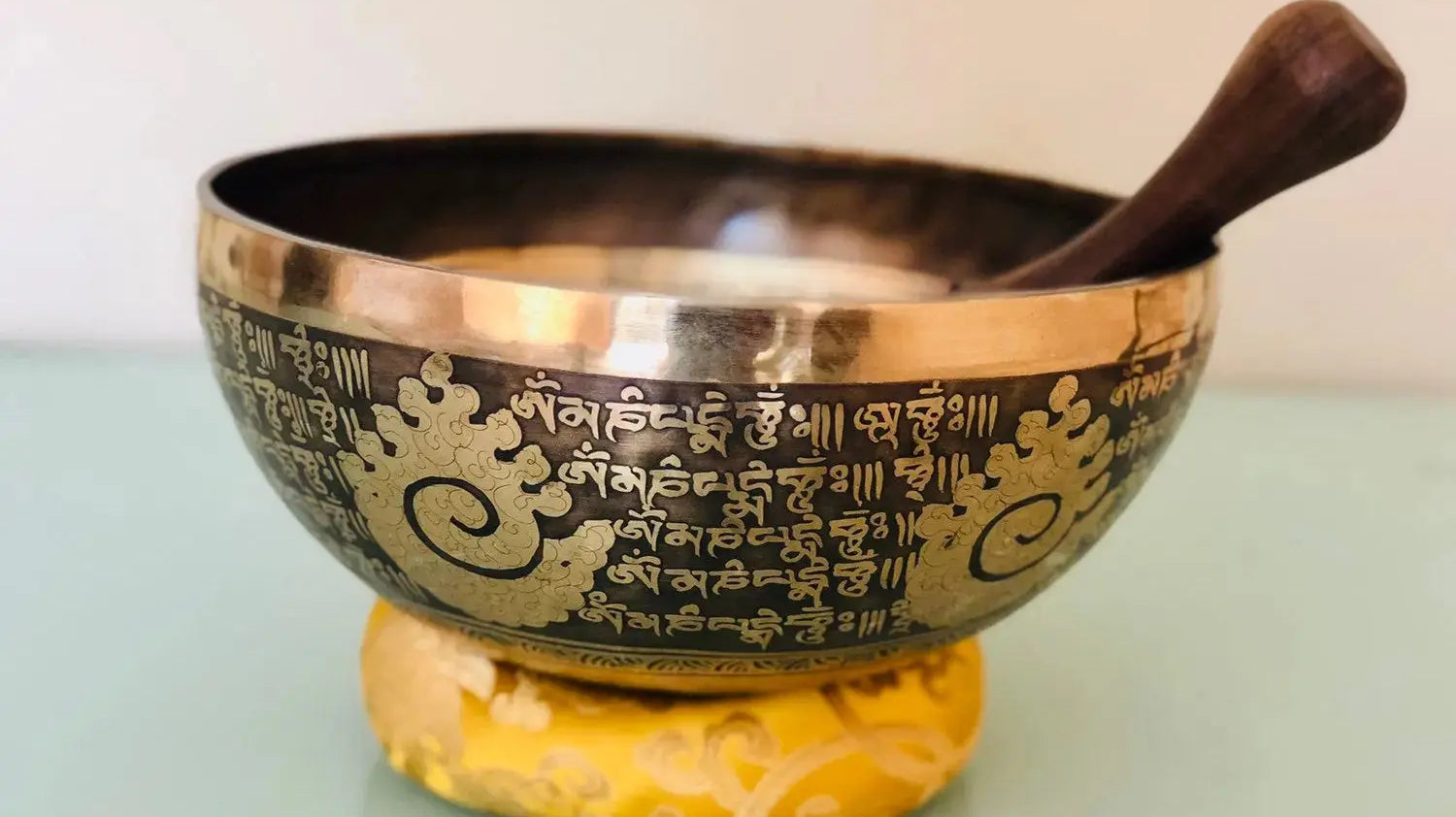 Mini-Full-Moon-Singing-Bowls-Wholesale-from-Nepal Best Himalaya