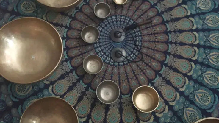 The Art of Engraving a Full Moon Singing Bowl - Best Himalaya