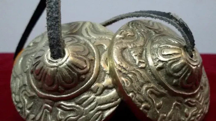 Tingsha-Cymbals-vs.-Singing-Bowls-Which-is-Right-for-You Best Himalaya