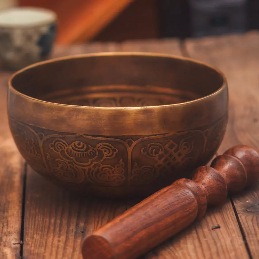 Antique Wisdom Eye Design Mantra Singing Bowl - Best HimalayaBest Himalaya