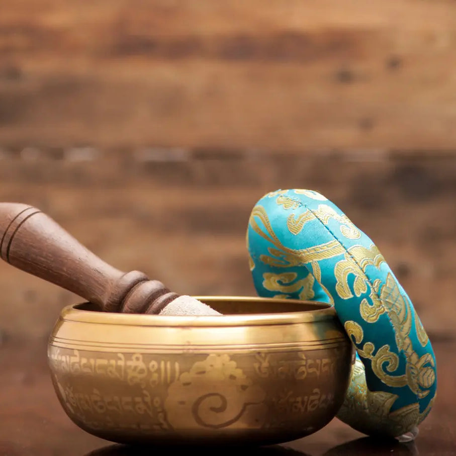 Exquisite Etched Carving Singing Bowl Set for Meditation and Sound Therapy with Beautiful Design - Best Himalaya