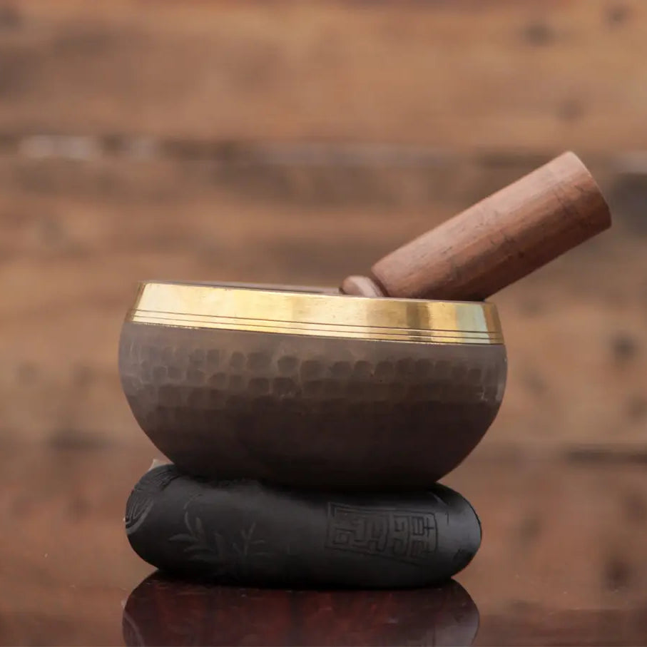 Hand Beaten Singing Bowl in Black Color Designed For Chakra Healing - Best Himalaya