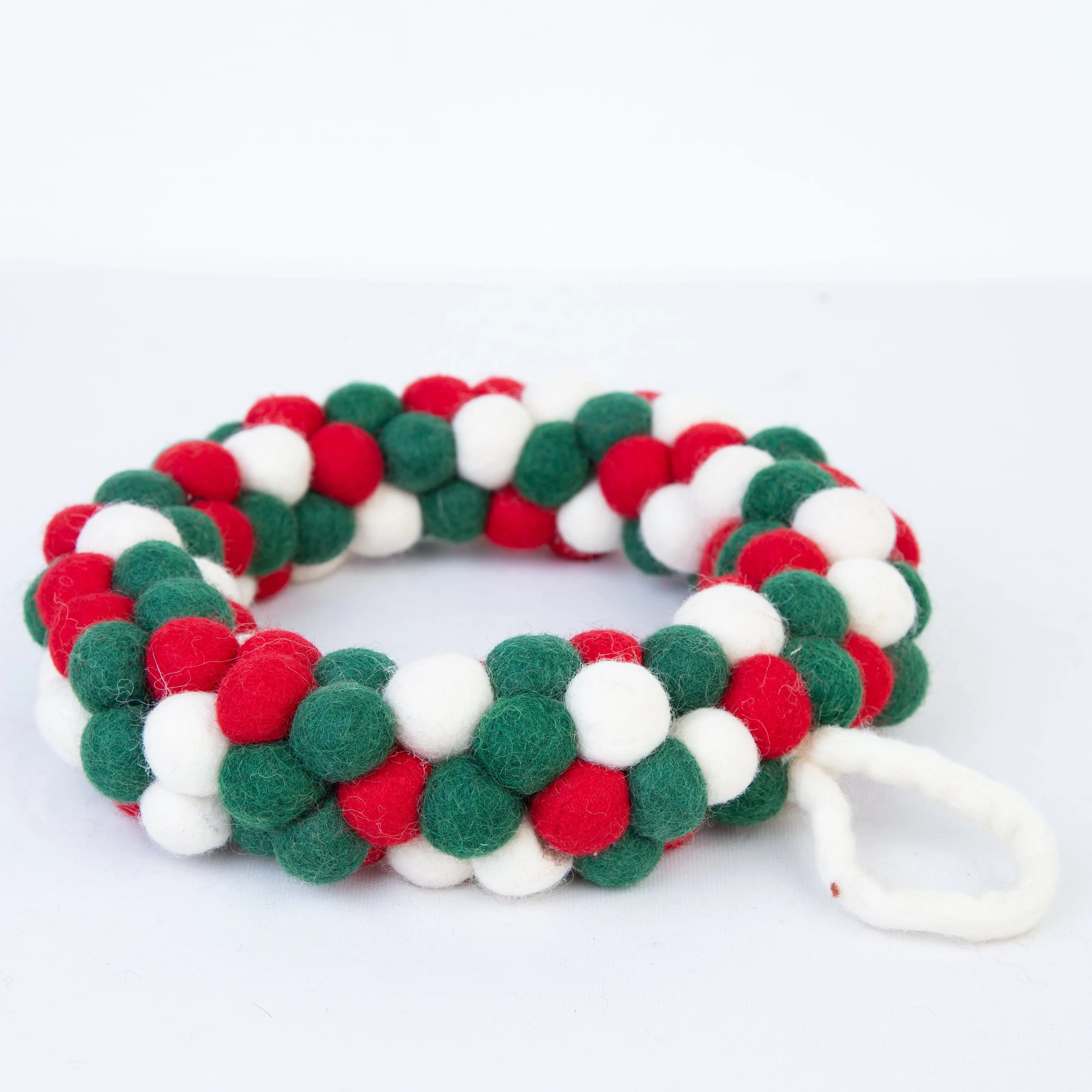 Embrace the Seasons with DIY Felt Wreaths: Craft Your Own Welcoming Decor - Best Himalaya