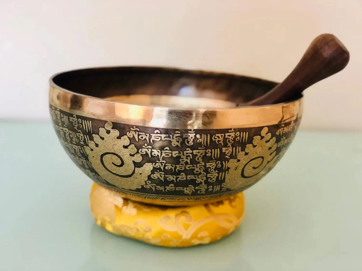 Mini-Full-Moon-Singing-Bowls-Wholesale-from-Nepal Best Himalaya