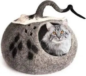 The-Cozy-Wool-Cat-Cave-Bed-A-Perfect-Retreat-for-Persian-Cats Best Himalaya