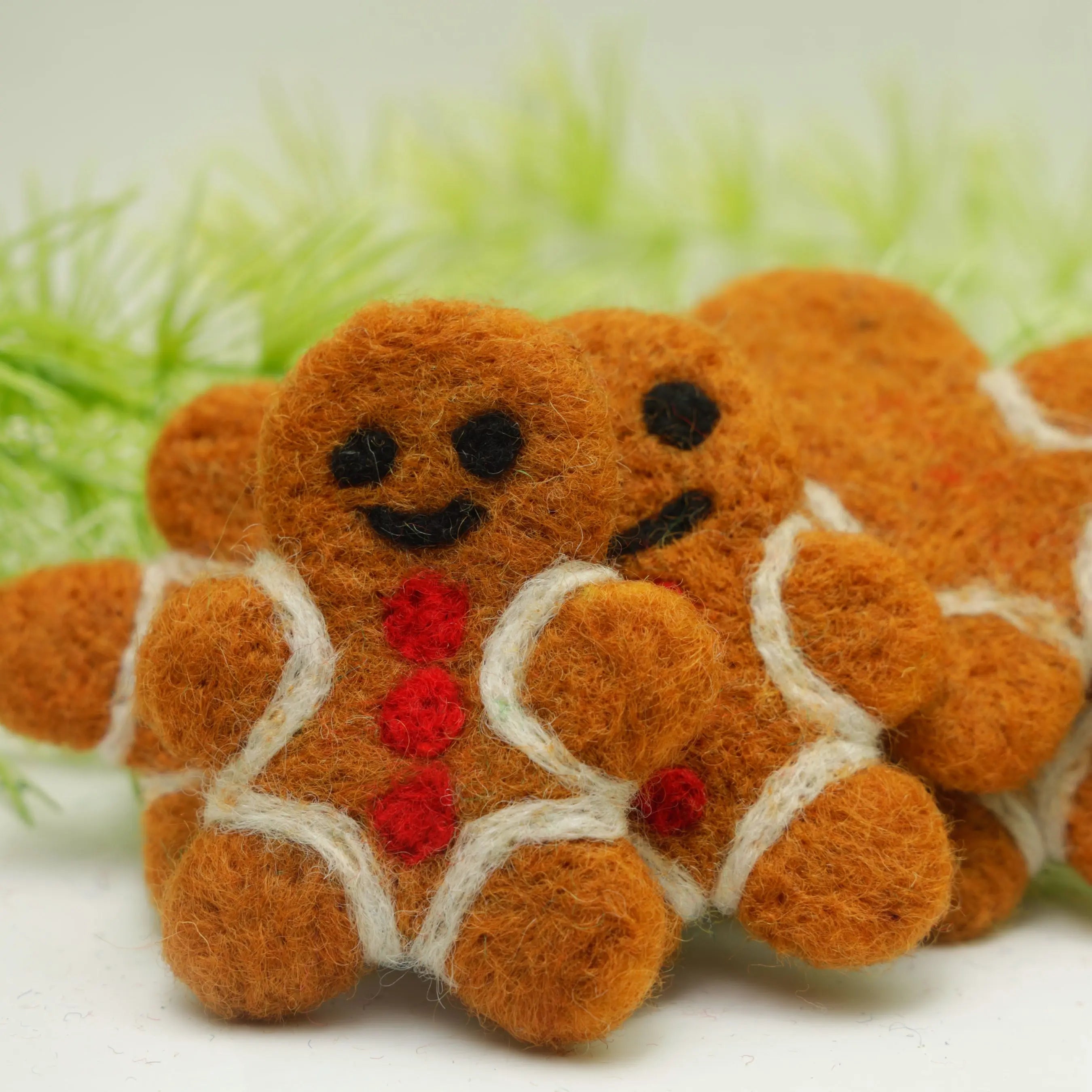 Adorable Gingerbread Felt Toy with Enchanting Gingerbread Man - Buy Now for a Joyful Christmas!" Best Himalaya