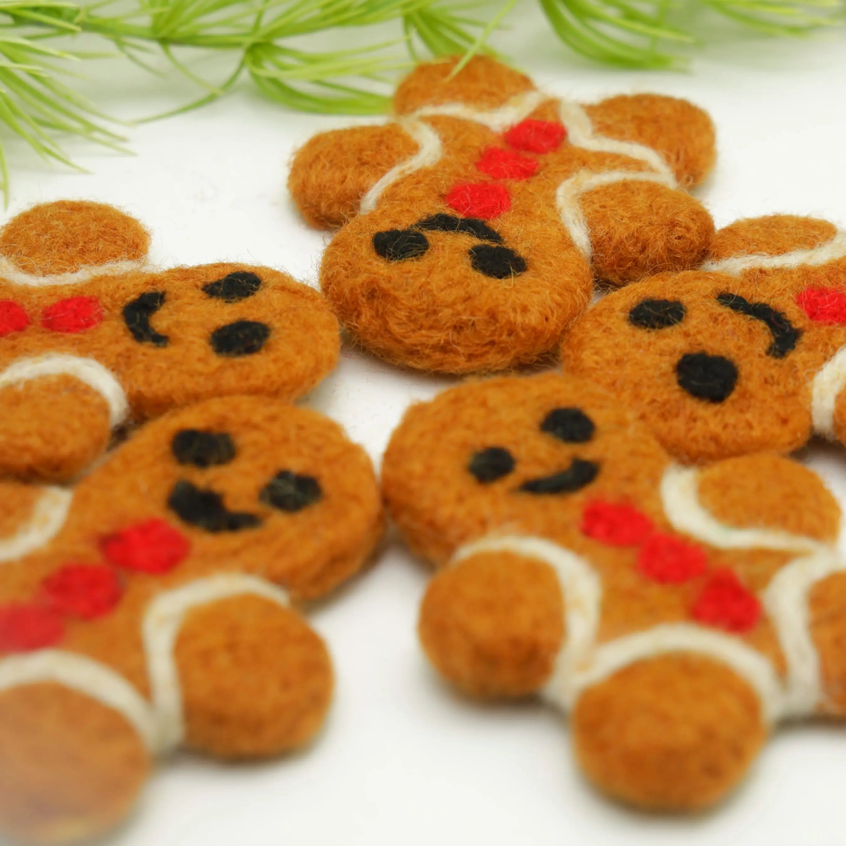 Adorable Gingerbread Felt Toy with Enchanting Gingerbread Man - Buy Now for a Joyful Christmas!" Best Himalaya