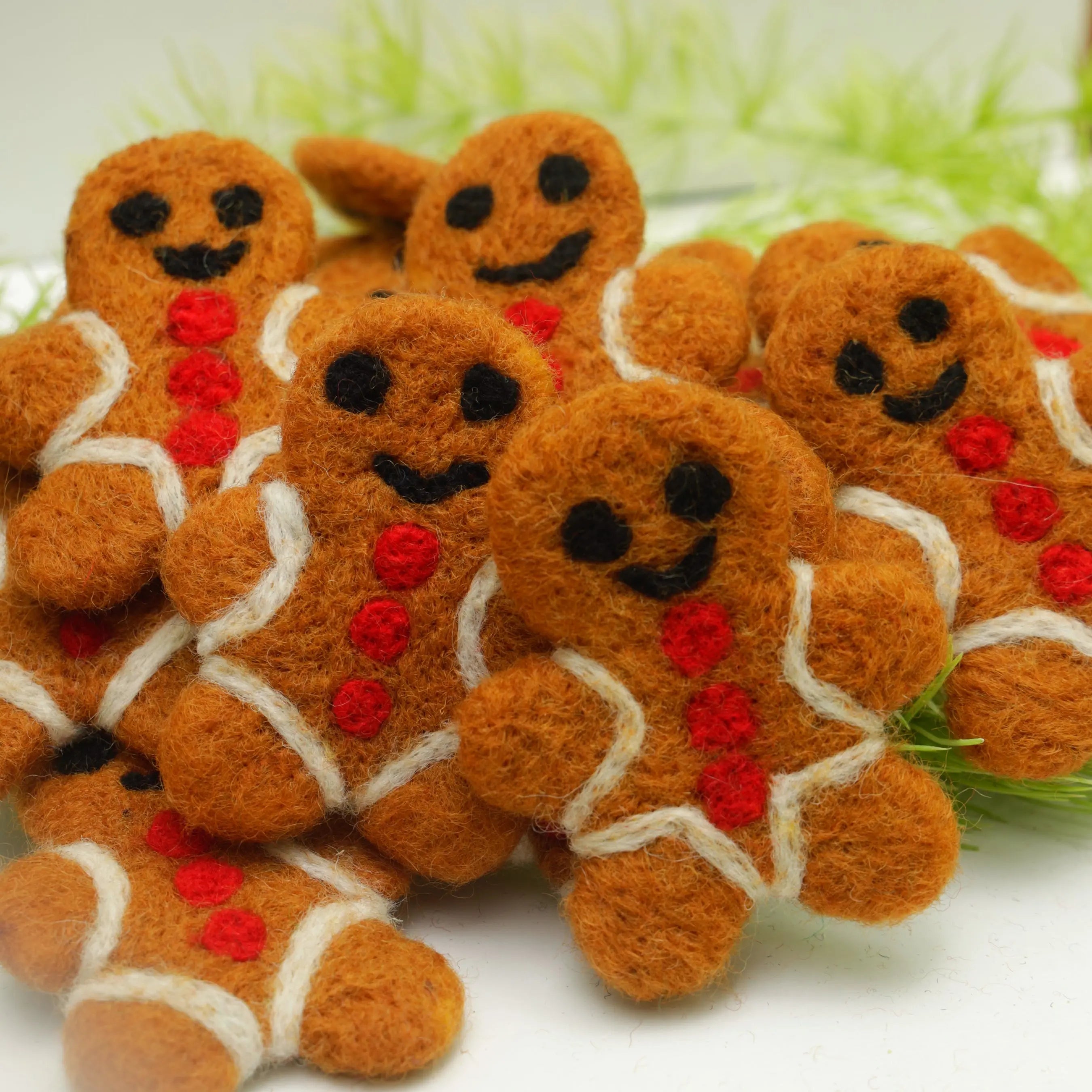 Adorable Gingerbread Felt Toy with Enchanting Gingerbread Man - Buy Now for a Joyful Christmas!" Best Himalaya