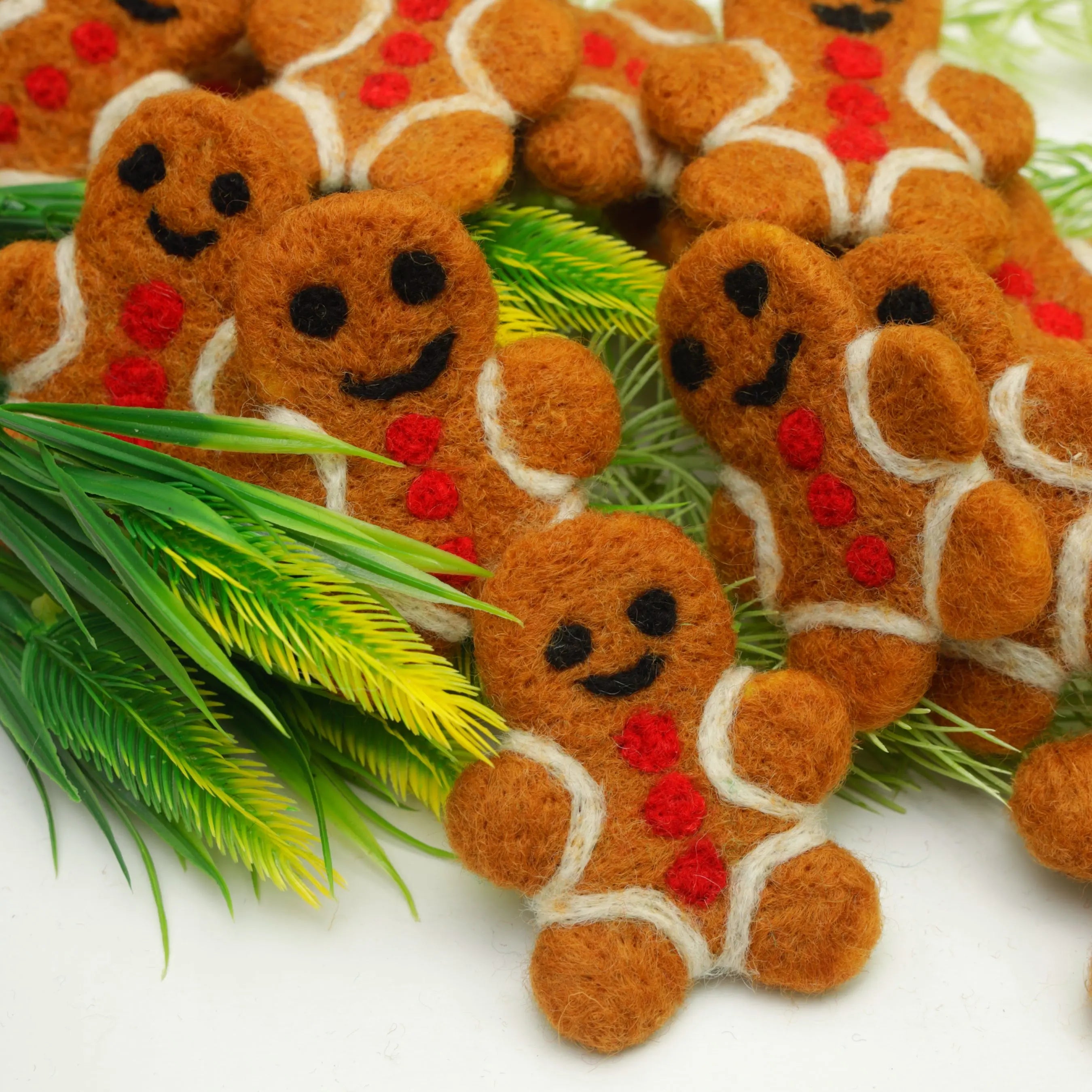 Adorable Gingerbread Felt Toy with Enchanting Gingerbread Man - Buy Now for a Joyful Christmas!" - Best HimalayaBest Himalaya