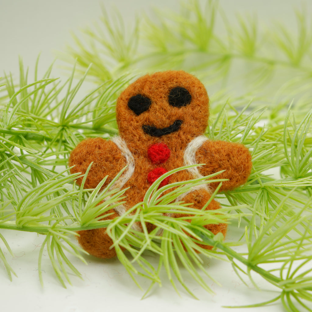 Adorable Gingerbread Felt Toy with Enchanting Gingerbread Man - Buy Now for a Joyful Christmas!"