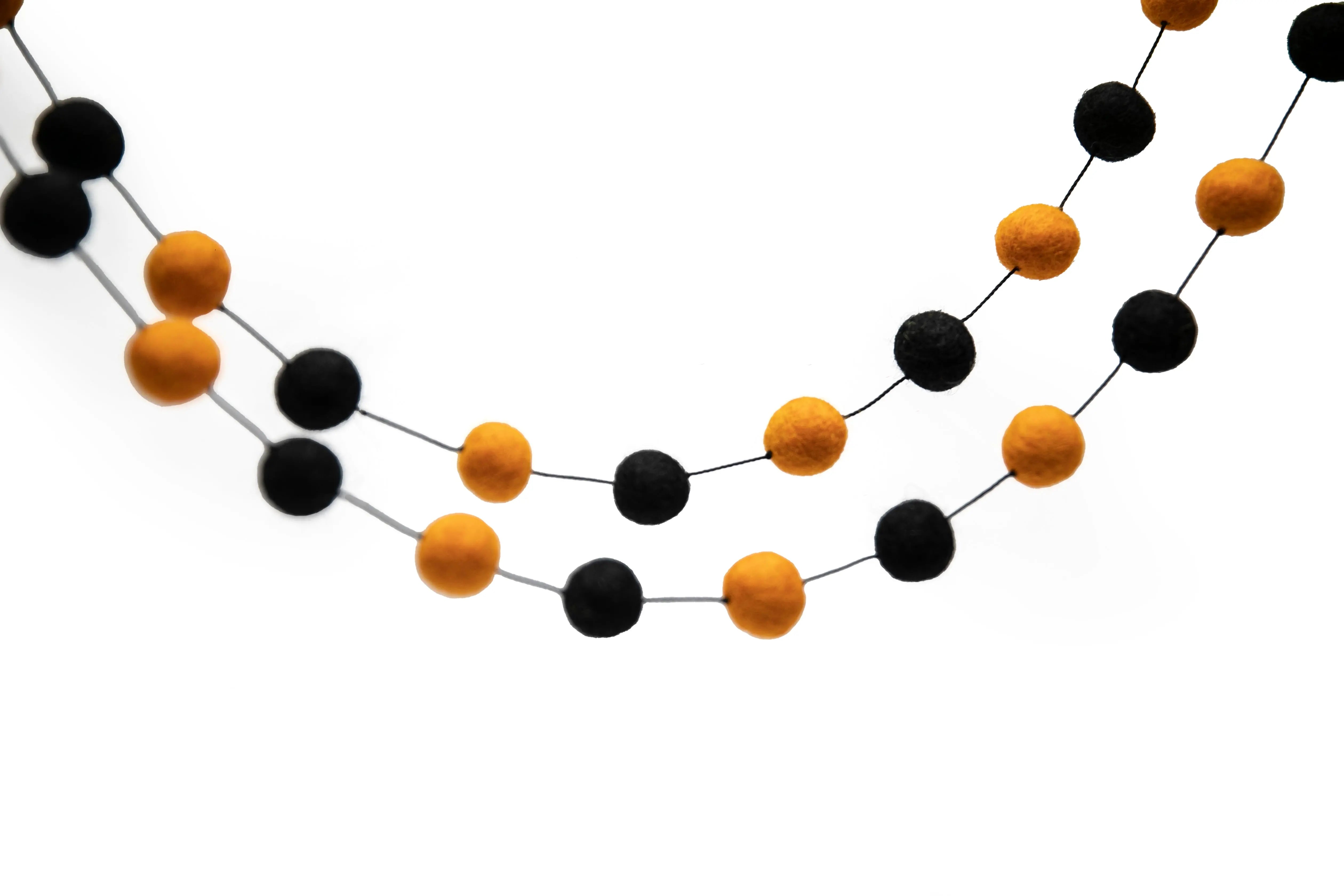 Handcrafted Felt Garland: Rustic Home Decor for Holidays and Events - Best HimalayaBest Himalaya