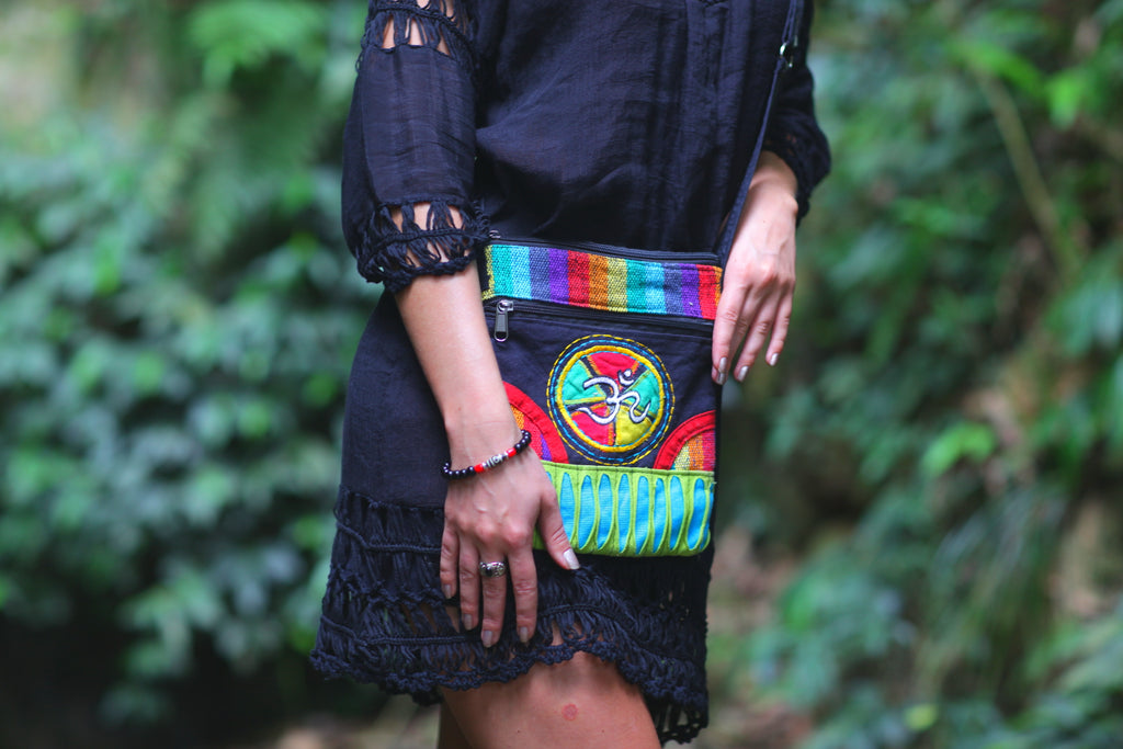 Lightweight Ohm Knitted Multicolor Shoulder Bag